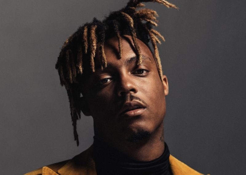 Juice WRLD suffered seizure and bleeding from his mouth after landing at the Chicago midway. He died later on in the nearby hospital.