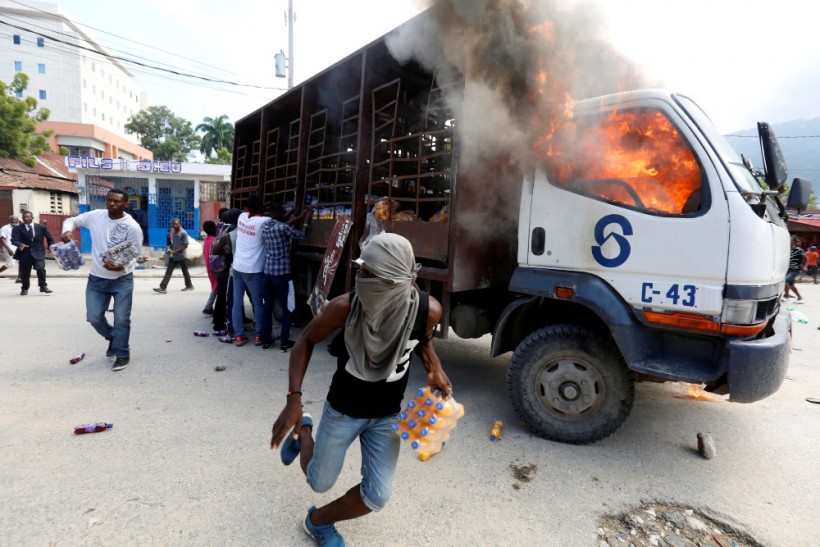 Haiti Suffers from Economic Collapse After Political Protests 