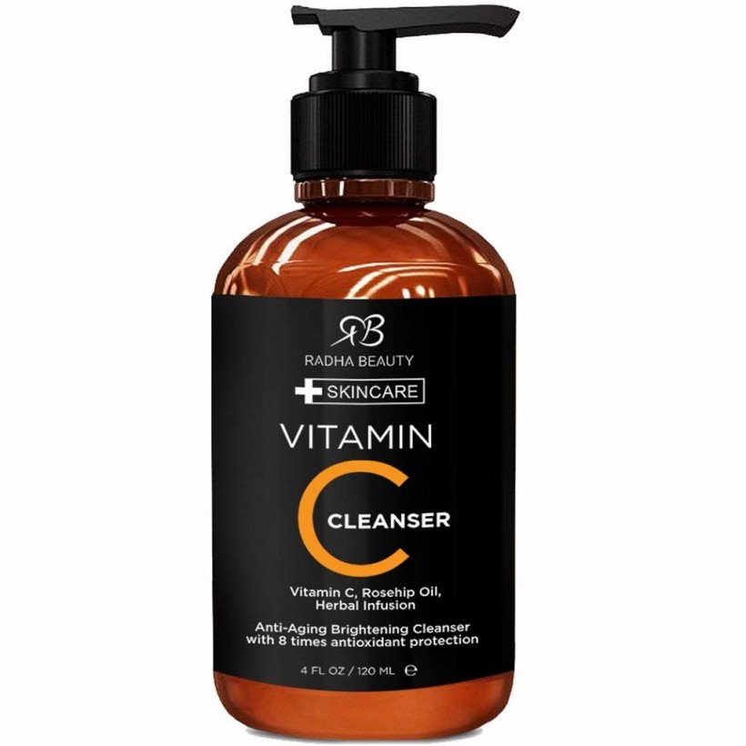 Vitamin-infused Brightening Cleanser
