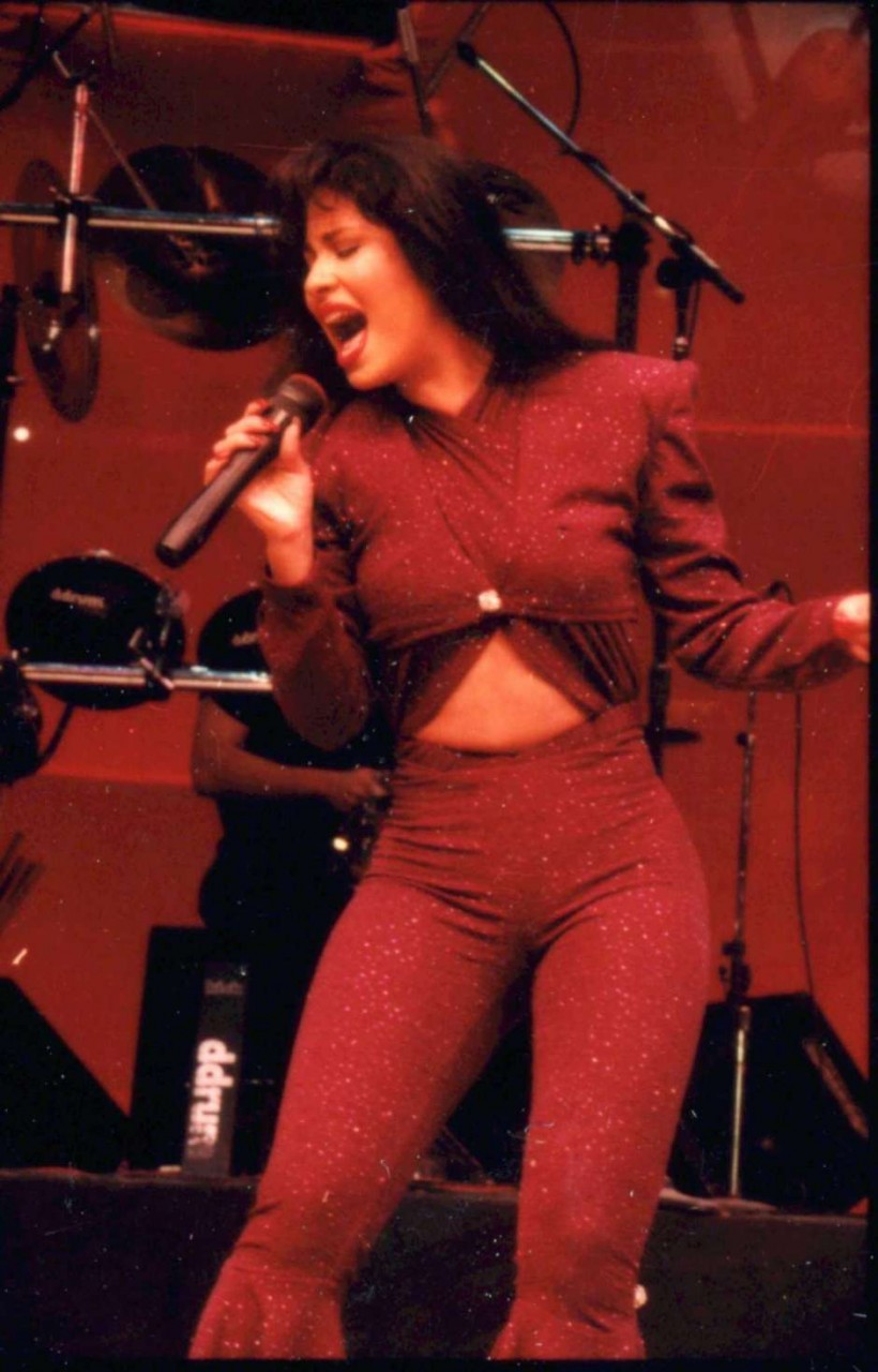 Selena Quintanilla in concert