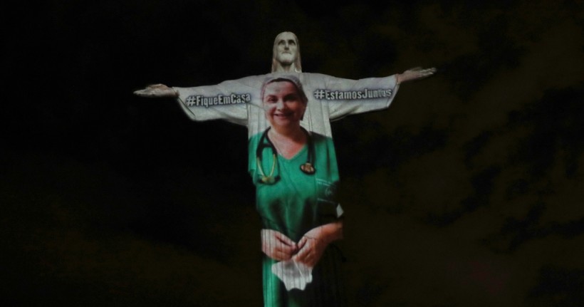 “Dressed” As Doctor, Christ The Redeemer Pays Tribute to Healthcare Workers On Easter