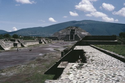 The Pyramid of the Moon at the ancient archaeological site of Teotihuacan in Mexico, circa 1980. The site dates back to around 200 BCE