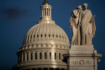 Chances for Quick Stimulus Narrow With Both Democrats, Republicans Refuse to Budge