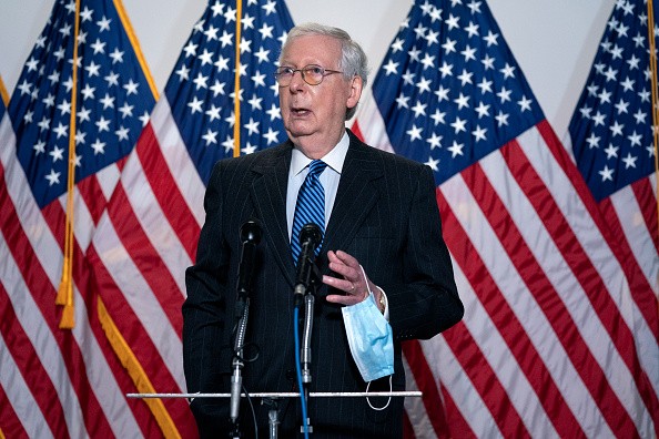 Mitch McConnell's Discolored Hands Spark People to Speculate and be Concern