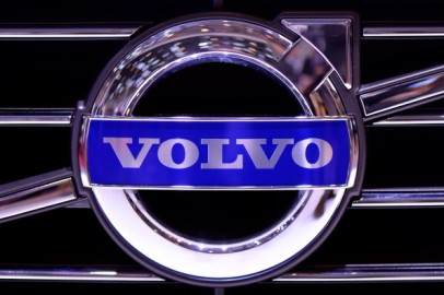 Volvo Ceases Sales of Heavy Semi Trucks in Mexico Amid Pandemic
