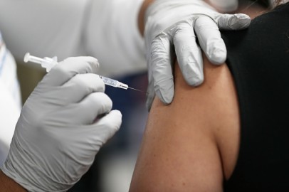 Health Care Workers Dies After Second Vaccine Dose, But Family Tells Others to Get Vaccinated