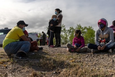 Mexico Border: Authorities Release Migrants Without Paperwork