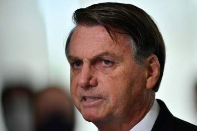 Bolsonaro Rejects National Lockdown Calls in Brazil Amid Case Rise