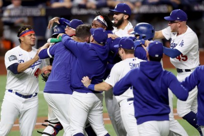 Astros Scandal Still Lingers on L.A. Dodgers: MLB 2021
