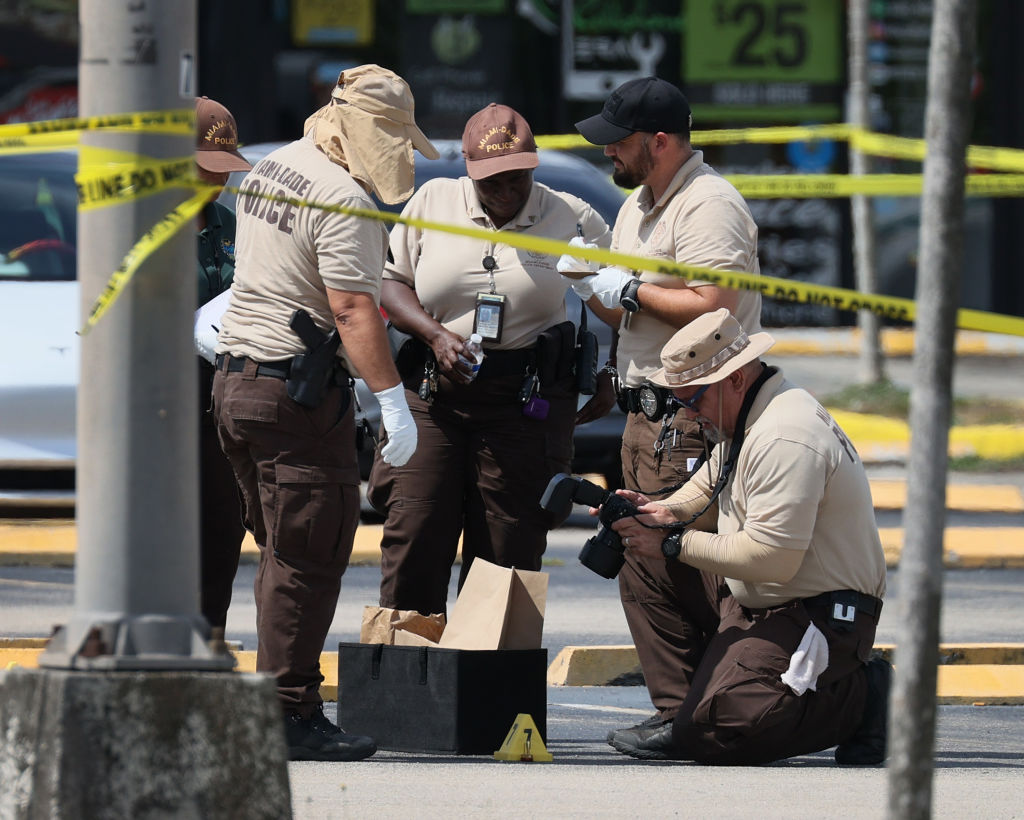 Miami Mass Shooting 2 Dead, More Than 20 Hurt; 125,000 Reward Offered