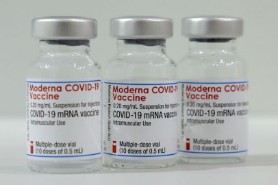 Moderna Scientists Warn Against New COVID Variants That Could Drive a New Wave of Transmission