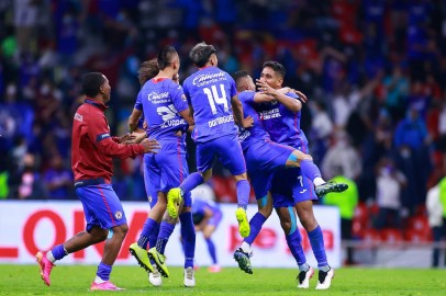 Cruz Azul Defeats Santos Laguna in 2021 Liga MX Finals, Ends Their 24-Year Championship Drought