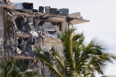 Florida Condo Collapse: Search Halted Over Demolition and Tropical Storm Elsa's Nearing
