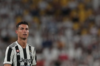 Cristiano Ronaldo Denies PSG, Real Madrid, Manchester Transfer Talks; Calls Rumors 'Disrespectful'