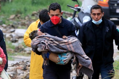 Mexico Landslide Kills 1 People and Leaves Another 10 Missing