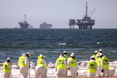 Amid Oil Spill, Californians Return To Local Beaches