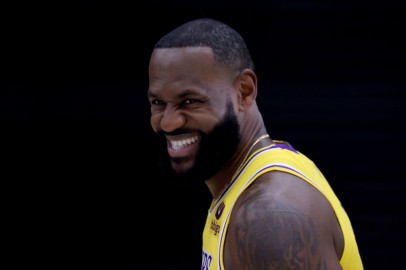 LeBron James Claims No. 1 Spot on Forbes' 2021-22 List of Highest-Paid NBA Players