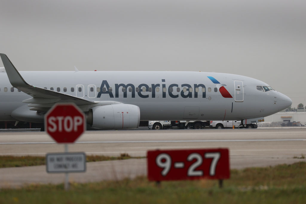 American Airlines Passenger Attacks Flight Attendant, Punches Her in
