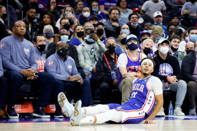 Seth Curry Out Due to Left Foot Contusion; Shorthanded Philadelphia 76ers Lost to Milwaukee Bucks