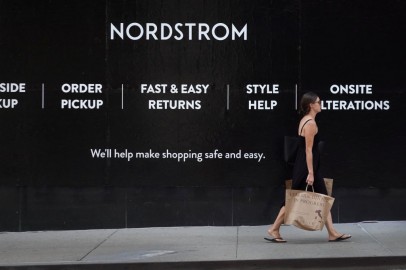 Around 80 Masked Looters Storm, Rob San Francisco-Area Nordstrom; One Employee Pepper-Sprayed