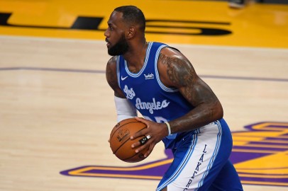 Lakers Star LeBron James Poised to Surpass Kobe Bryant's Record on NBA's All-Time Christmas Scoring List