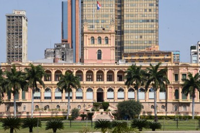 Paraguayan Soldier Killed by Deer Roaming the Grounds of Paraguay Presidential Palace
