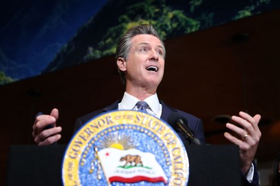  Governor Newsom Signs Covid-19 Recovery Package