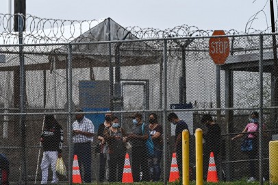 Migrants in U.S.-Mexico border