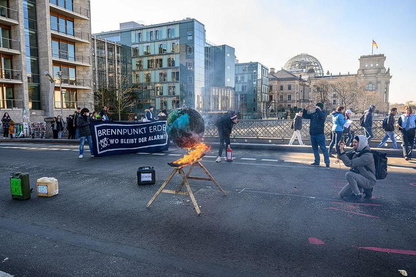 Fossil_Fuels_Did_This_IPCC_action_Berlin_Germany_XR_SM1