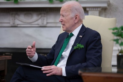 Joe Biden Confirms Vladimir Putin Used 'Hypersonic' Missile; Warns U.S. Businesses of Cyberattack From Russia
