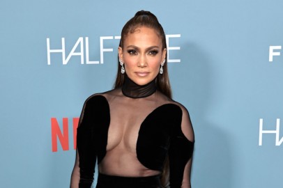 Jennifer Lopez Performs in Los Angeles Dodgers Gala With 'Favorite Duet Partner,' Daughter Emme