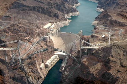 Hoover Dam Transformer Catches Fire, Extinguished Without Power Grid Interruption
