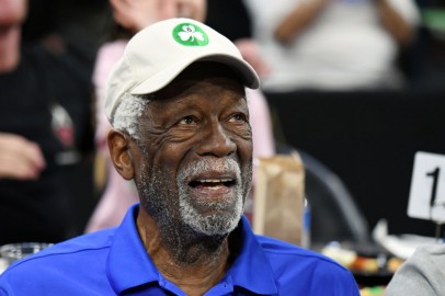 Bill Russell Dead at 88; Michael Jordan, Barack Obama Pay Tribute to NBA Icon