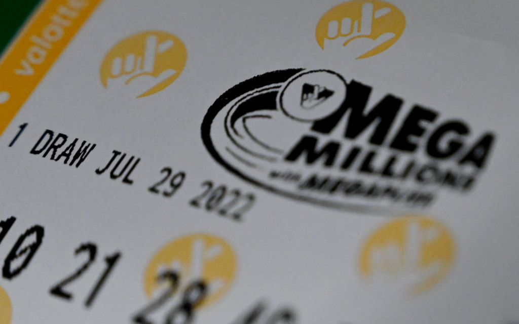 Mega Millions Winner From Illinois Bags Lottery's Jackpot Prize | Here's How Much the Player Can Take Home
