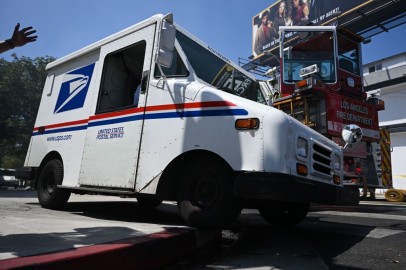 Florida Mail Carrier Mauled to Death by 5 Dogs in Horrific Attack After Her Truck Breaks Down