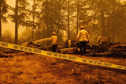California Wildfire Kills 2, Prompting Mandatory Evacuations Amid Heat Wave 