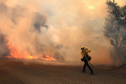 California Wildfire Update: Fairview Fire Grows to Nearly 10,000 Acres, Kills 2; Residents Ignore Evacuation Orders