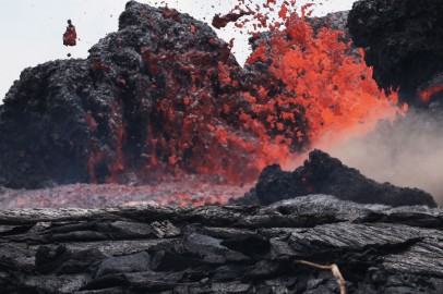 Hawaii: World's Biggest Active Volcano, Mauna Loa Erupts  