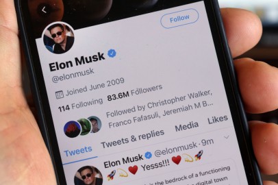 Elon Musk Abruptly Suspends Twitter Accounts of Journalists Who Share Private Information About His Whereabouts
