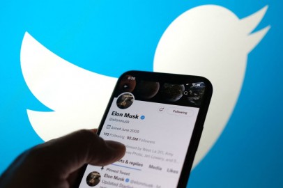 Elon Musk Voted Out by Twitter Users, But He’s Yet To Resign