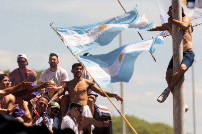 Lionel Messi’s Secret World Cup Promise to Argentina Legend, Revealed