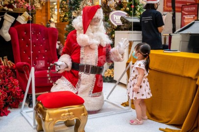 Brazilian Santa Claus Fired by Mall in Brazil for Refusing to Hug, Take a Picture With 4-Year-Old Autistic Boy