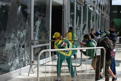 Brazil: Jair Bolsonaro Supporters Wreck Artistic Treasures at Riot 