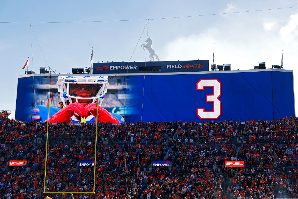 Damar Hamlin attends Bills, Bengals playoff game as safety continues to  recover - ABC News