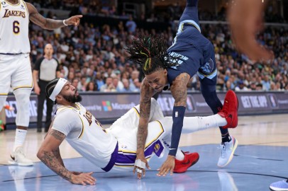 Lakers vs. Grizzlies: Anthony Davis, Ja Morant Get Injury Scares  