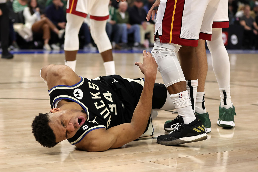 Giannis Antetokounmpo Pulled Out Of Bucks Vs. Heat Game Due To Injury ...