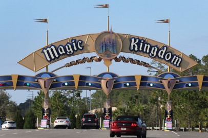 Ron DeSantis vs. Disney: Florida Governor Sends Warning Amid Opposition