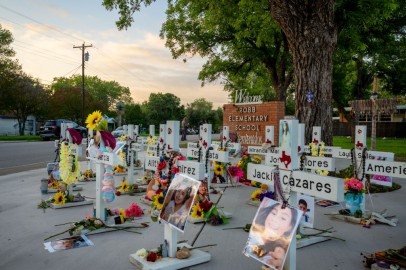 Uvalde Shooting: Houstonians Commemorate Victims of Robb Elementary Shooting 1 Year Later  