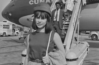 Astrud Gilberto Dead at 83; Fans Mourn Passing of Brazil Music Legend  