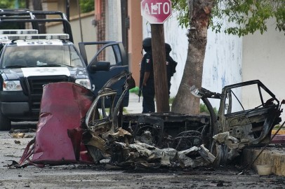 Mexico Explosion Leaves 6 Police Dead; Governor Slams 'Cowardly Attack'